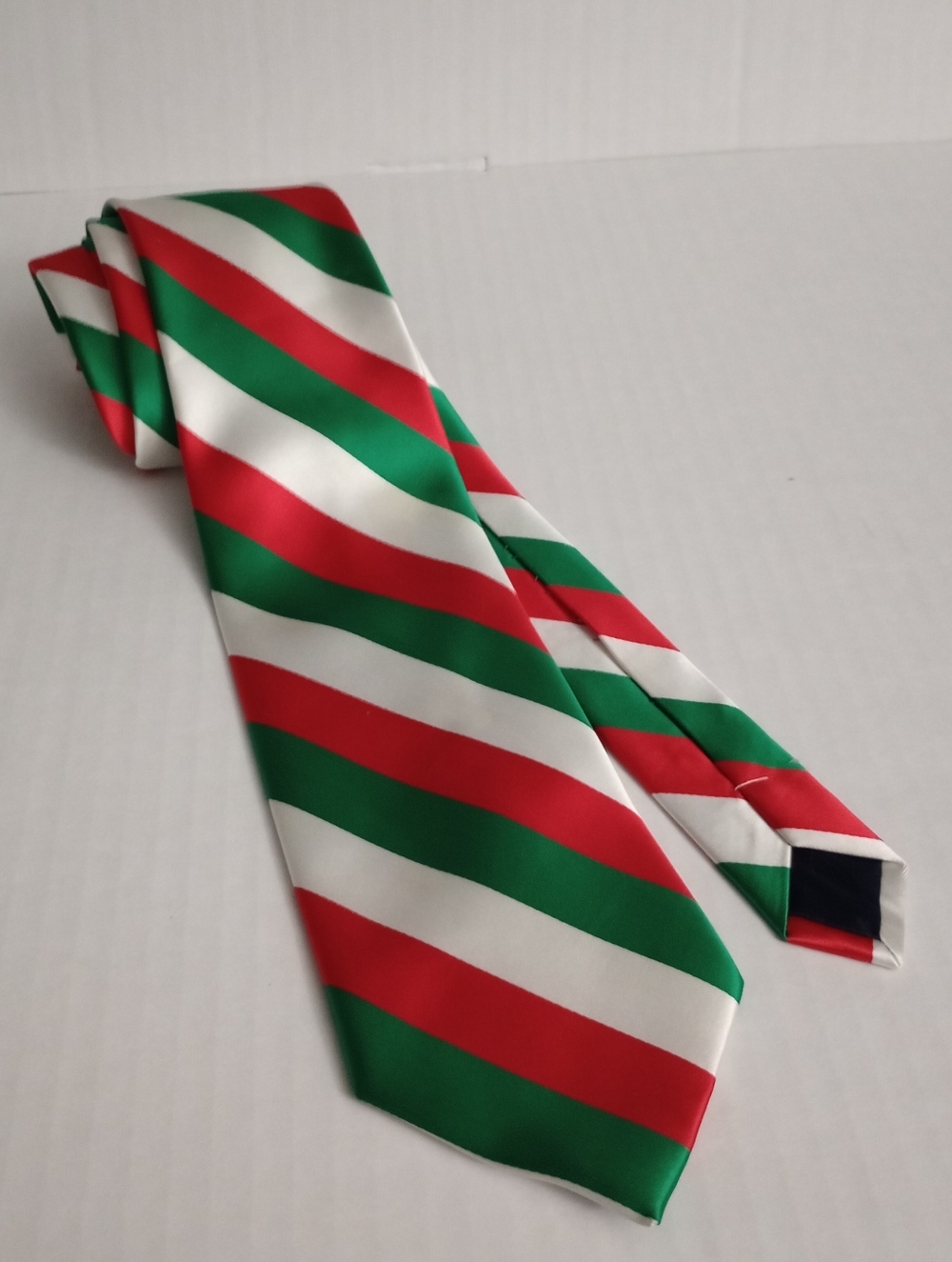 Alexander Logan Neckwear Men's Neck Tie Red White Green Striped